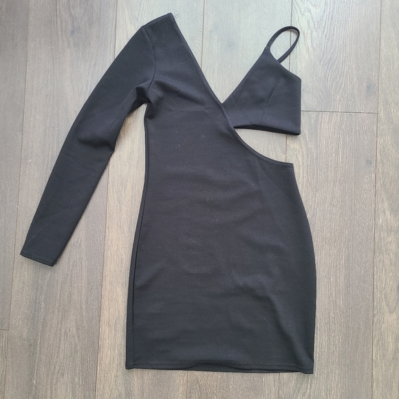 Boohoo Dresses & Skirts - Boohoo Black Mini Dress